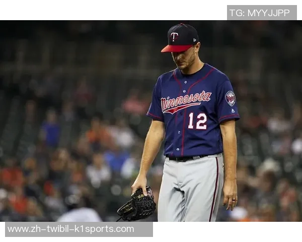 每日邮报：丹·伯恩肋骨骨折伴有肺损害，球员将缺席至少六周